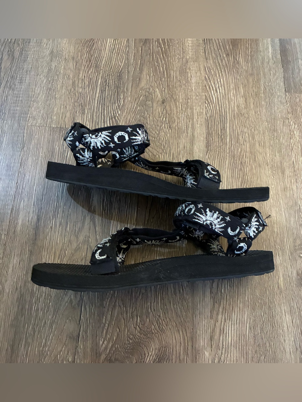 Teva Women's Original Universal Sandal Sun & Moon Black/White - Picture 5 of 8